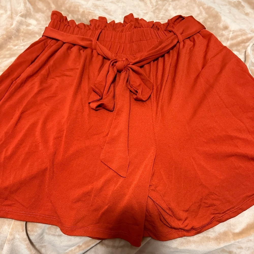 Lularoe Ella rust paper bag waist shorts M - Picture 2 of 3